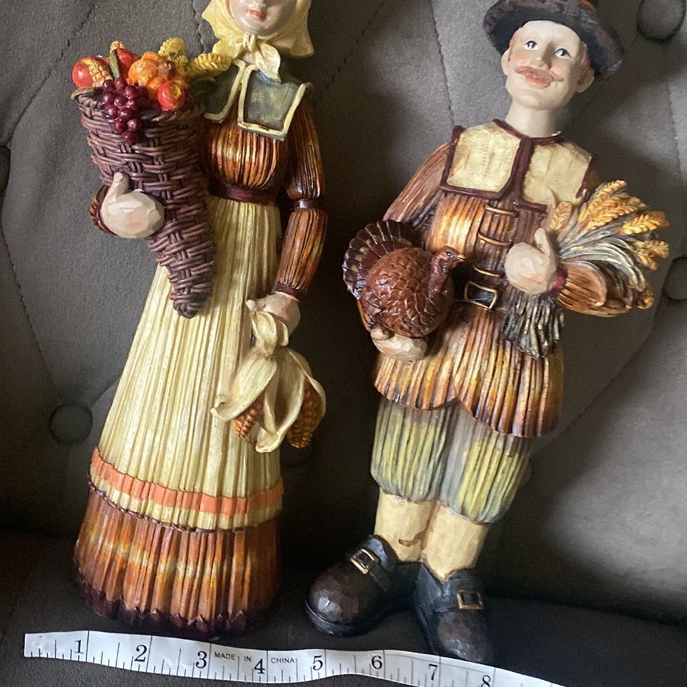 Beautiful Thanksgiving Pilgrims - Picture 5 of 5